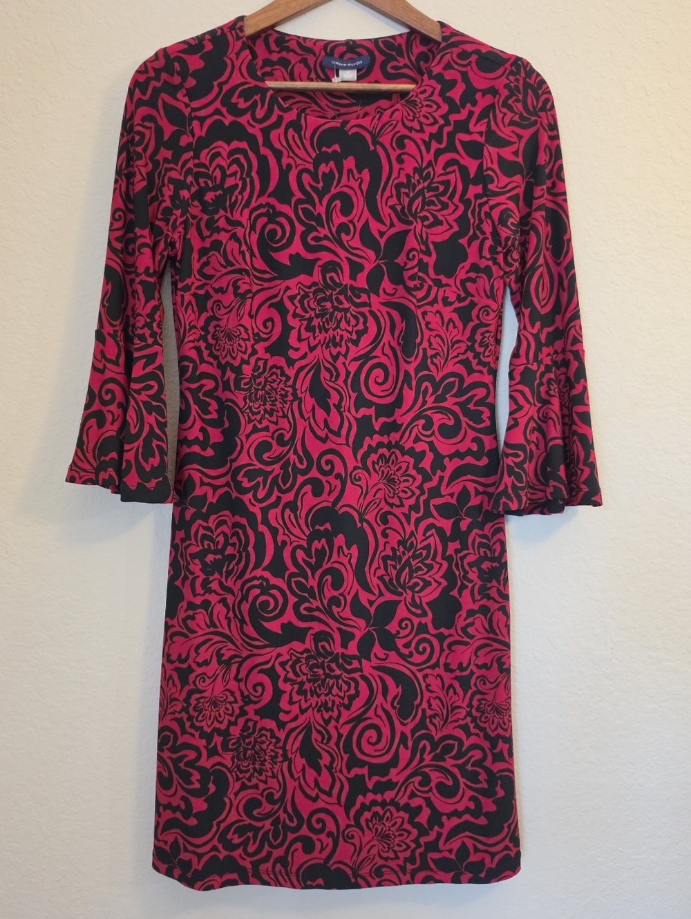 NWT‎ Tommy Hilfiger Sheath Mini Dress Womens 4 Red Black Floral Flutter Sleeve